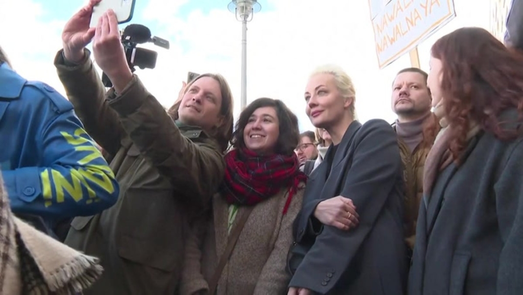 Watch: Alexei Navalny’s wife Yulia Navalnaya attends protest against Russian elections